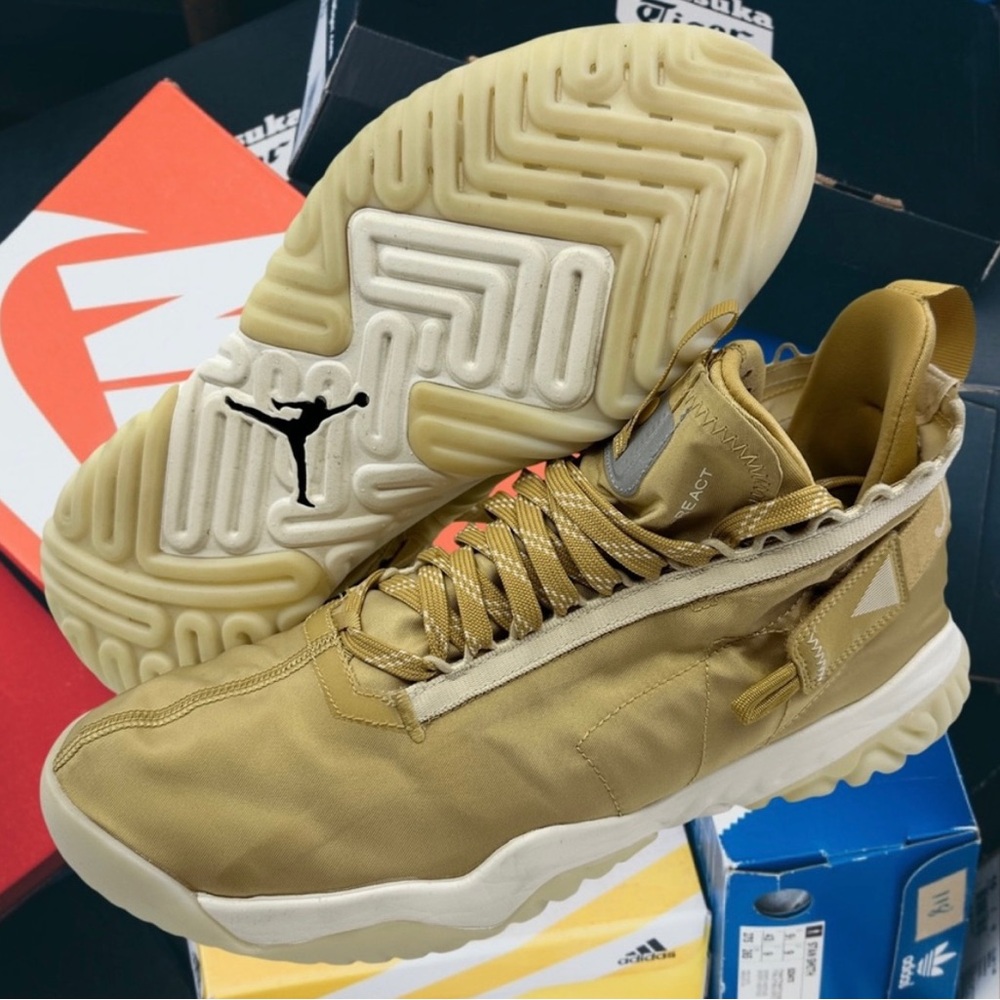 Air Jordan Proto React
BV1654-200